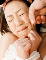 Rina Yuuki Asian gets vibrator on slit and cum river on her face